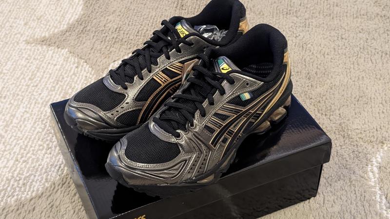 ASICS GEL-KAYANO 14 × Ayrton Senna | BLACK/PURE GOLD