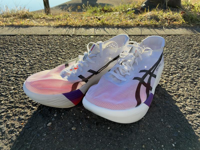 METASPEED RAY | White/Cobalt Burst | ランニング | 【ASICS公式】