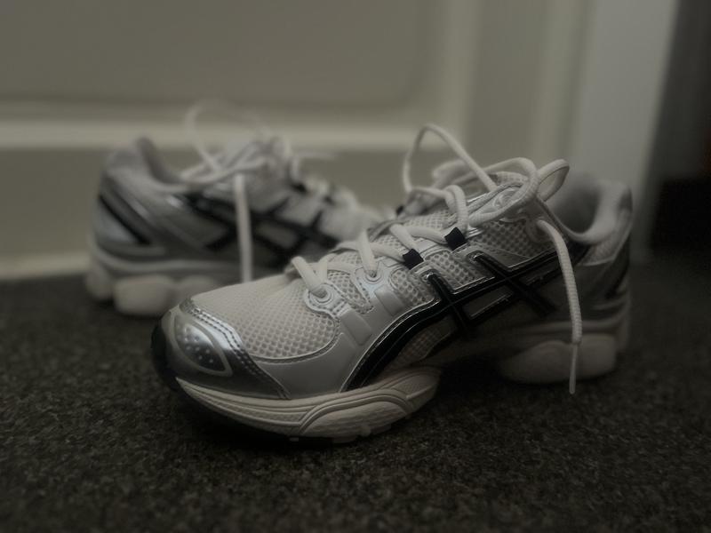 asics GEL-NIMBUS 9 OATMEAL/IRONCLAD（アシックス ゲルニンバス