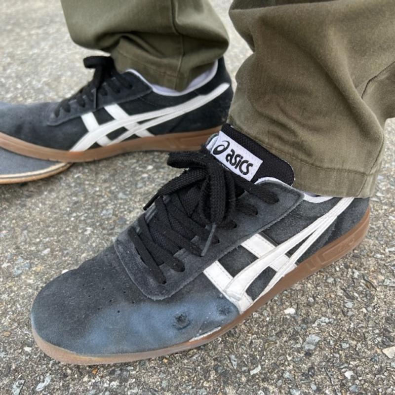 asics ビッカー ホワイト/レッド26㌢ ASICS トレーニングシューズ ホワイト/レッド 24.5せんち - メルカリ