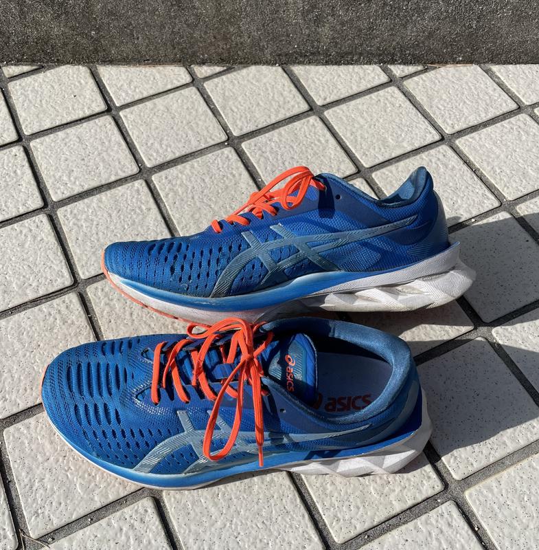asics NOVABLAST 4 BLACK/GRAPHITE GREY（アシックス ノヴァ