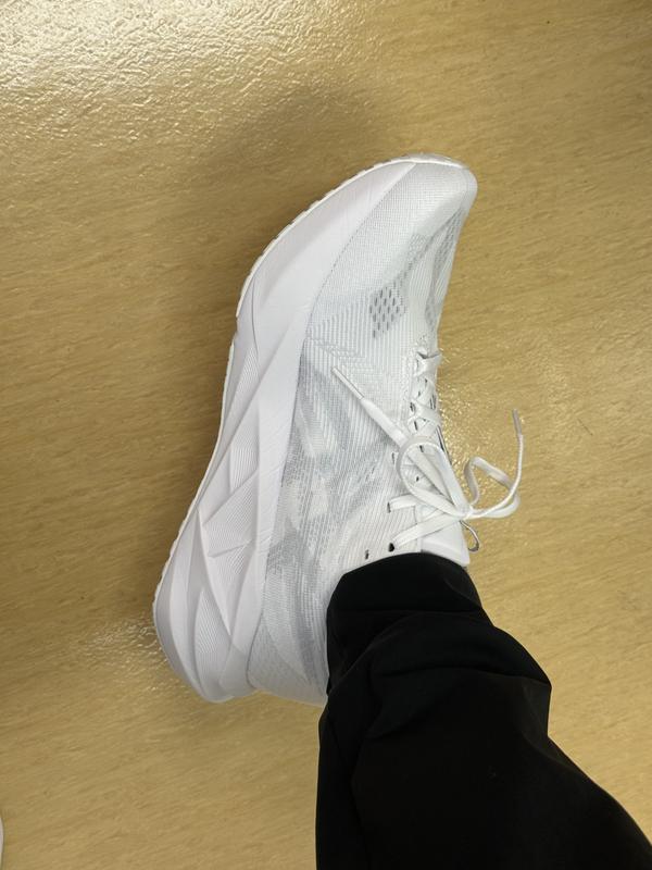 NOVABLAST 5 | White/Lilac Hint | ランニング | 【ASICS公式】