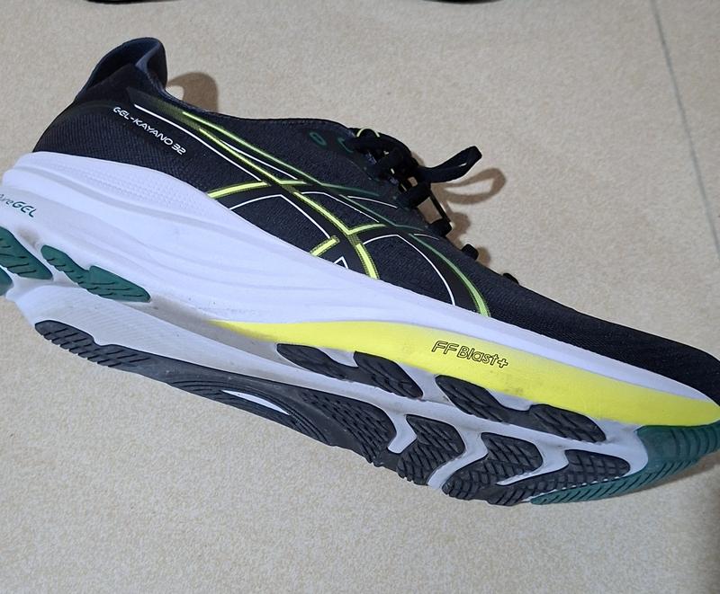 GEL-KAYANO 32 | Men | BLACK/JASPER GREEN | Men display picture 3
