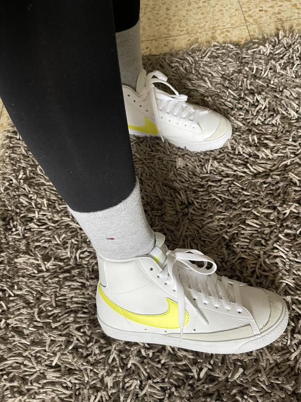 Nike Blazer Mid '77 trainers in white and yellow | ASOS