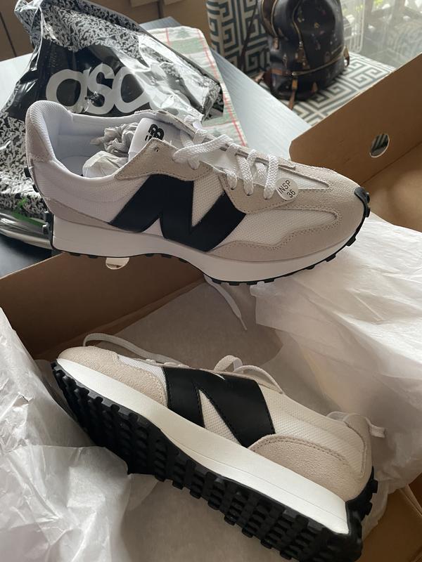 New Balance 327 sneakers in white with black detail | ASOS