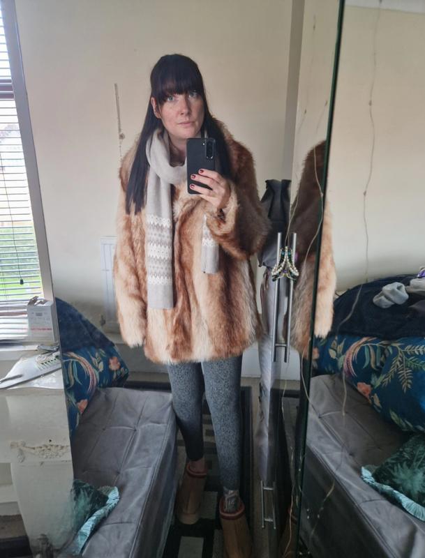 Stradivarius ファーコート ブラウン 新品未使用 Stradivarius STR vintage inspired faux fur coat in brown | ASOS