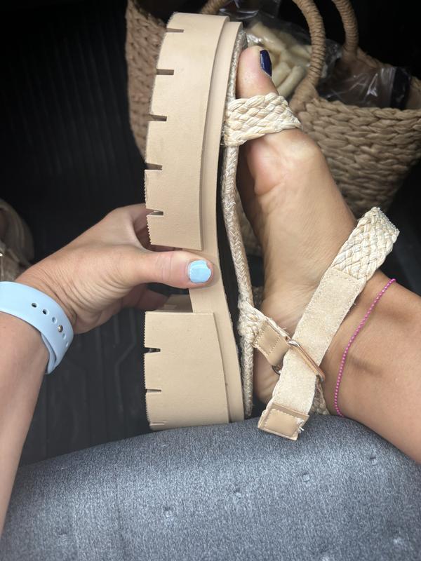 【直営・関税送料込】Dune Flatform sandal Public Desire Hazard chunky sandals with raffia in natural