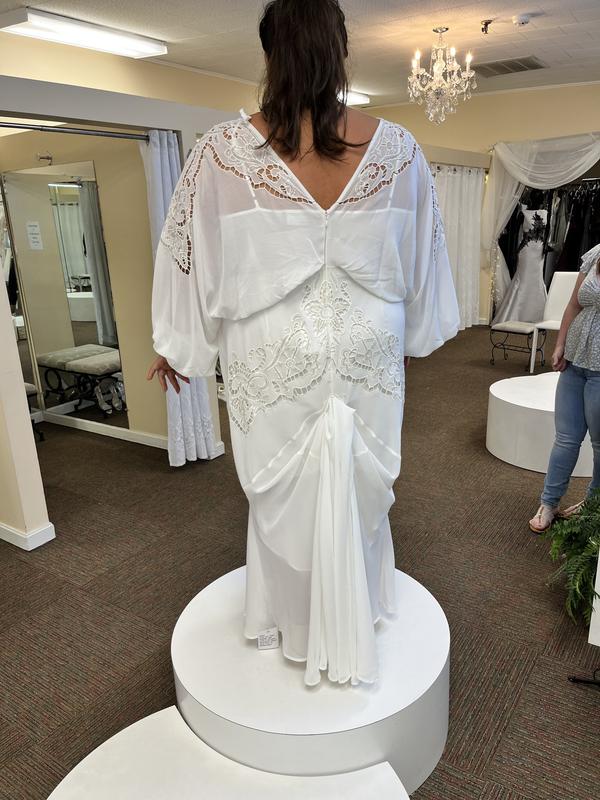 ASOS DESIGN Curve Ella blouson sleeve beaded cutwork wedding dress in cream  | ASOS