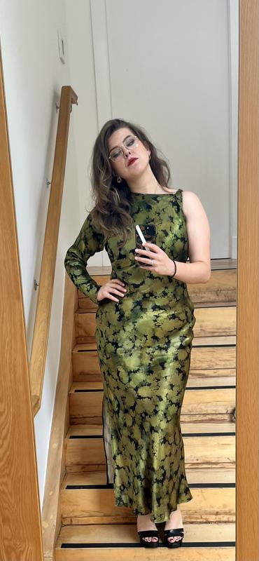 topshop green floral wrap dress Topshop floral wrap dress. Ruffle collar detail
