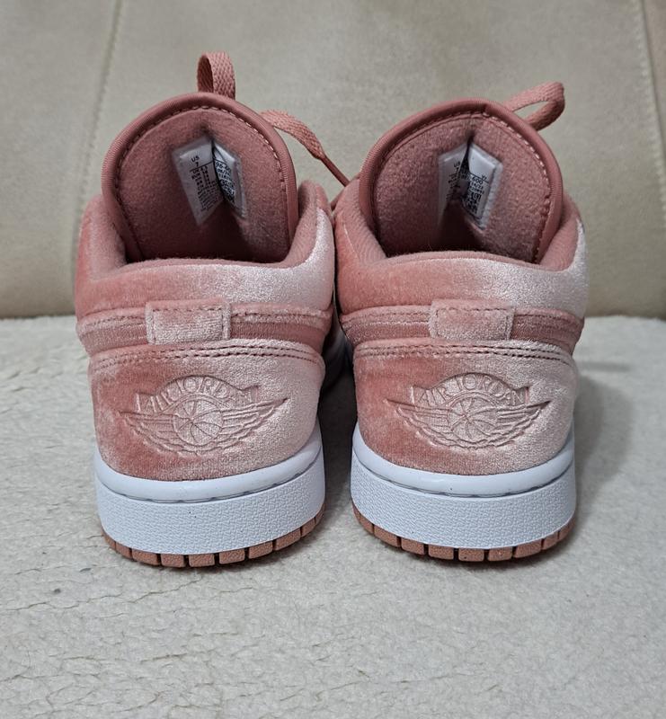 Air Jordan Low SE velvet trainers in rust pink ASOS