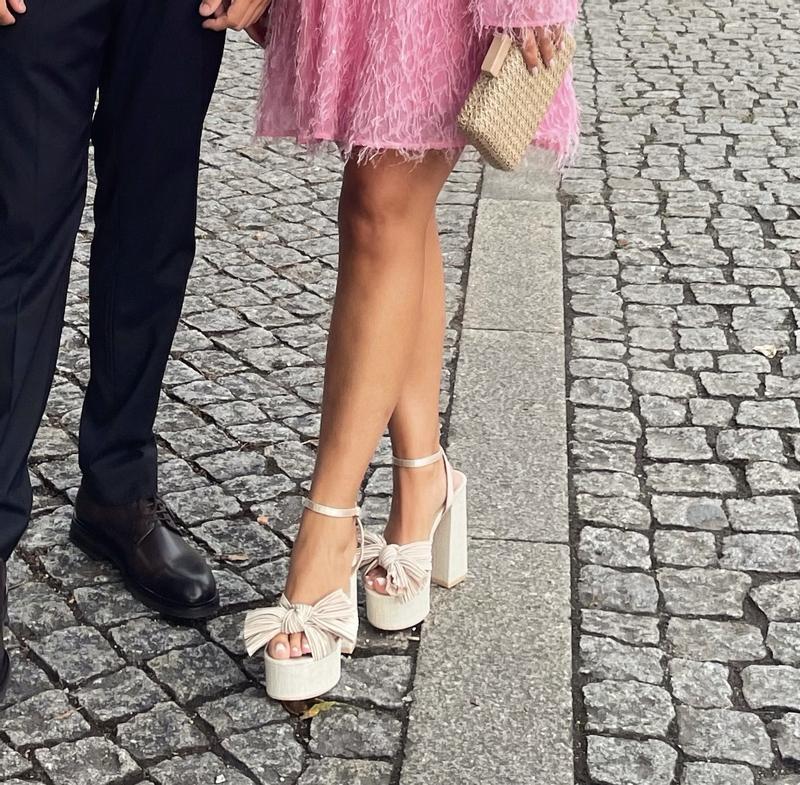 South Beach linen platform sandals with plisse bow in cream  South beach cream linen platform sandals display picture 1
