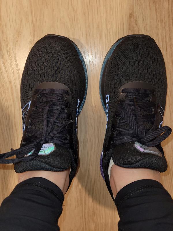 NEW BALANCE FRESH FOAM 880 V11 GORE-TEX (D) WOMENS BLACK