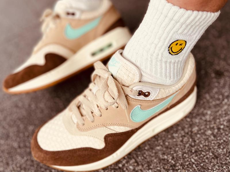 NIKE AIR MAX 1 PRM MEDIUM BROWN/MINT FOAM-MUSHROOM-MUSLIN 22FA-S