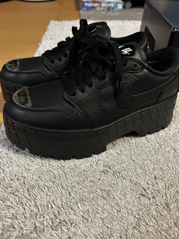 JORDAN BRAND W AIR JORDAN 1 BROOKLYN LOW BLACK/METALLIC