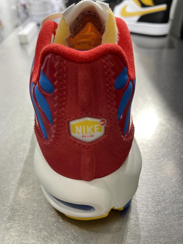 NIKE AIR MAX PLUS SE UNIVERSITY RED/POLLEN-LT PHOTO BLUE
