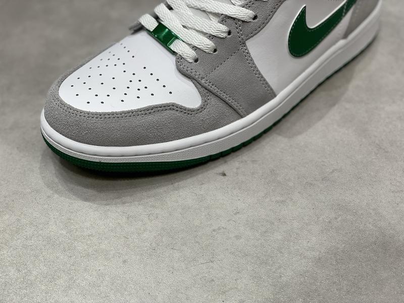 JORDAN BRAND AIR JORDAN 1 MID SE WHITE/PINE GREEN-LT SMOKE