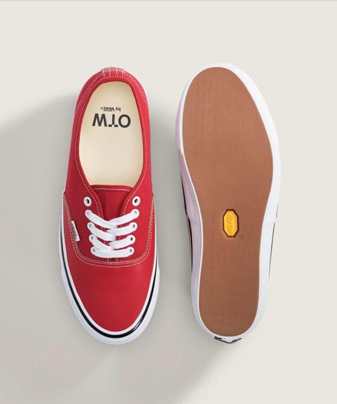 VANS OFF THE WALL ラバーマット 非売品 店舗用　赤 VANS OTW Authentic 44 Siped Vibram Racing Red（バンズ オーティー