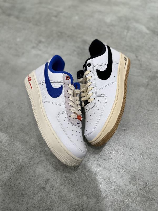 NIKE WMNS AIR FORCE 1 '07 LX SUMMIT WHITE/HYPER ROYAL-PICANTE RED