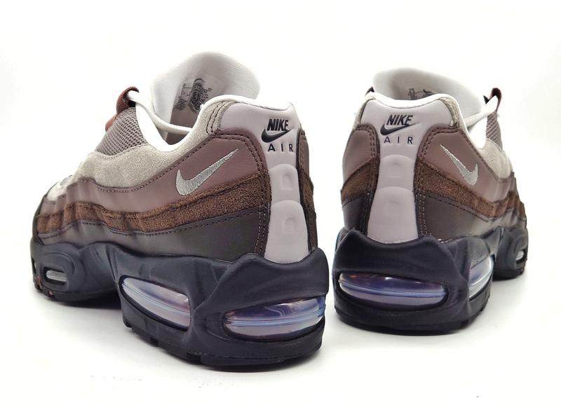 Nike W Air Max 95 グレー/ヴェルヴェットブラウン スニーカー NIKE W AIR MAX 95 VELVET BROWN/PEARL GREY-BAROQUE BROWN