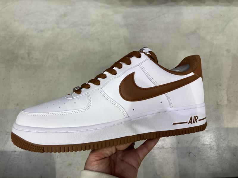 NIKE AIR FORCE 1 '07 WHITE/PECAN-WHITE 22SP-I