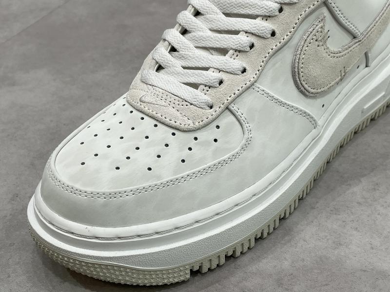 NIKE AIR FORCE 1 LUXE SUMMIT WHITE/SUMMIT WHITE-LIGHT BONE 21HO-I