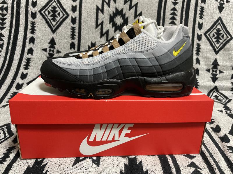 NIKE AIR MAX 95 WHITE/YELLOW STRIKE-WOLF GREY-COOL GREY 23SU-I