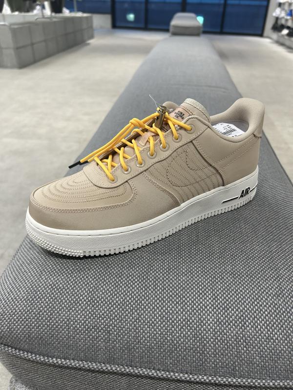 NIKE AIR FORCE 1 '07 LV8 SANDDRIFT/SAIL-CITRON PULSE-HEMP 23SP-I