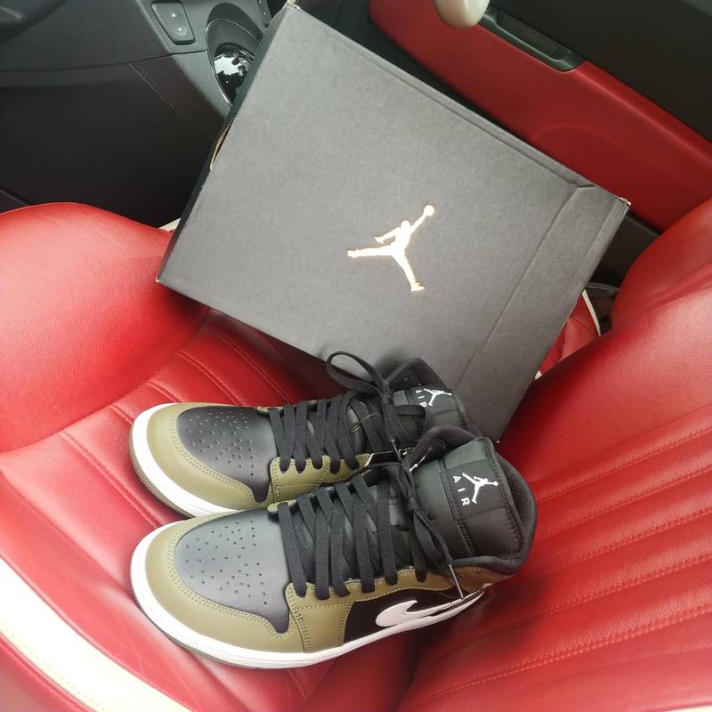 JORDAN BRAND AIR JORDAN 1 MID BLACK/WHITE-MEDIUM OLIVE-SAIL