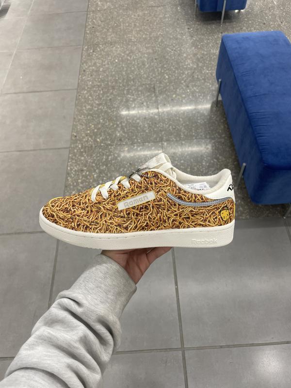 送料無料 ! Reebok Club C atmos x BABY STAR Reebok Club C atmos x BABY STAR CHALK/COREBLACK/MODERN BEIGE