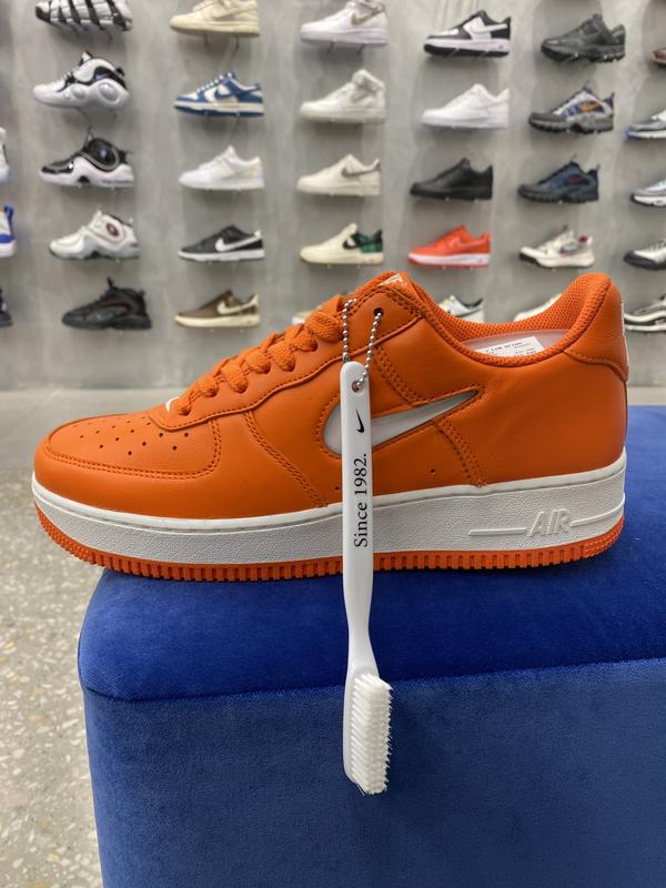 NIKE AIR FORCE 1 LOW RETRO SAFETY ORANGE/SUMMIT WHITE-SAFETY