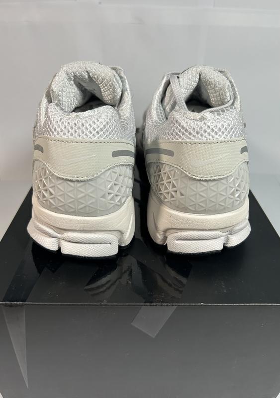 NIKE ZOOM VOMERO 5 SP VAST GREY/VAST GREY-BLACK-SAIL（ナイキ