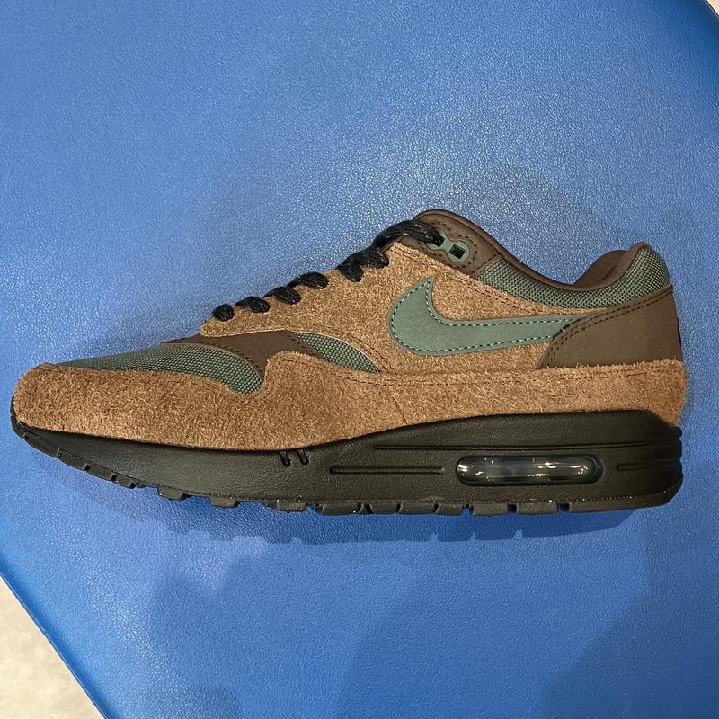 NIKE AIR MAX 1 CACAO WOW/VINTAGE GREEN-BAROQUE BROWN 24SP-I