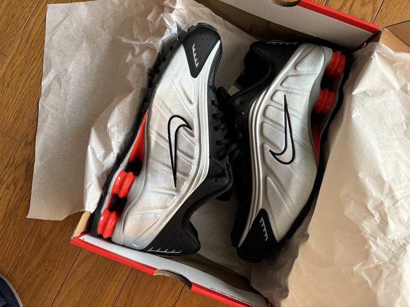 箱付き NIKE Shox OG R4 シルバー IO着用 箱付き NIKE Shox OG R4 シルバー IO着用 - メルカリ