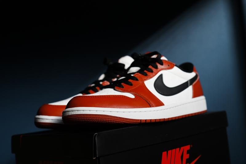 JORDAN BRAND AIR JORDAN 1 RETRO LOW OG VARSITY RED/BLACK-SUMMIT