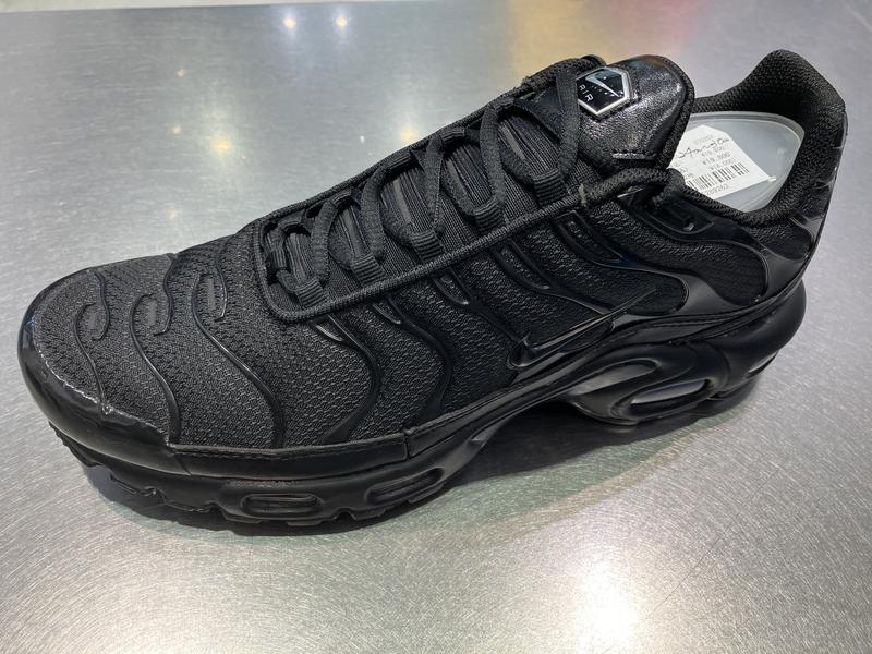 NIKE AIR MAX PLUS BLACK/BLACK-BLACK