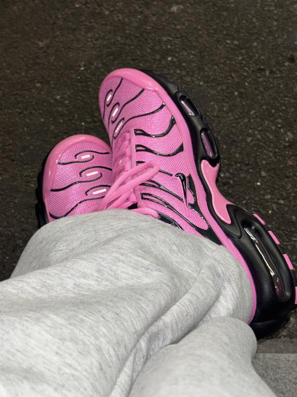 NIKE W AIR MAX PLUS SE PLAYFUL PINK/BLACK（ナイキ ウィメンズ