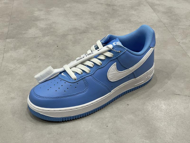 NIKE AIR FORCE 1 LOW RETRO UNIVERSITY BLUE/WHITE-METALLIC GOLD 22HO-I