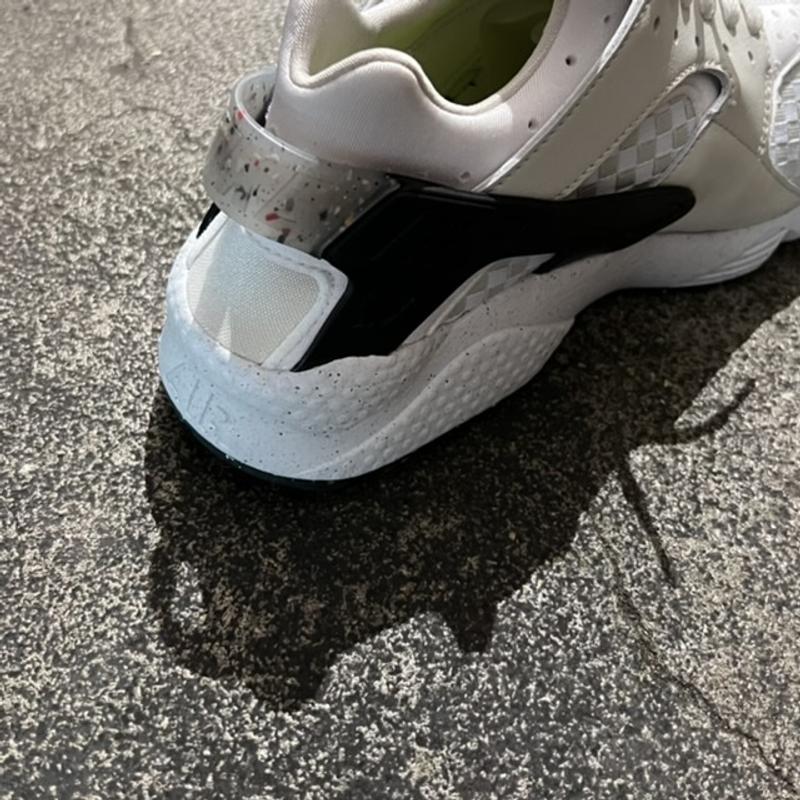 NIKE AIR HUARACHE CRATER PRM LIGHT BONE/WHITE-BLACK-VOLT（ナイキ