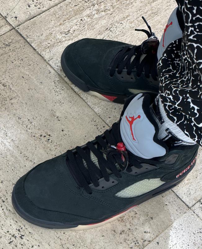 JORDAN BRAND WMNS AIR JORDAN 5 RETRO GTX OFF NOIR/FIRE RED JORDAN BRAND WMNS AIR JORDAN 5 RETRO GTX OFF NOIR/FIRE RED
