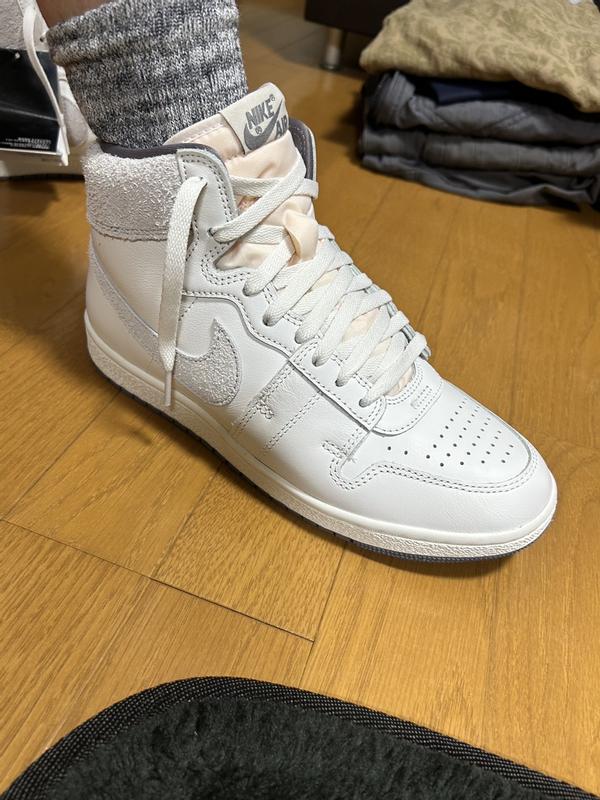 ジョーダン トロフィー キーホルダー ブラック/ホワイト
