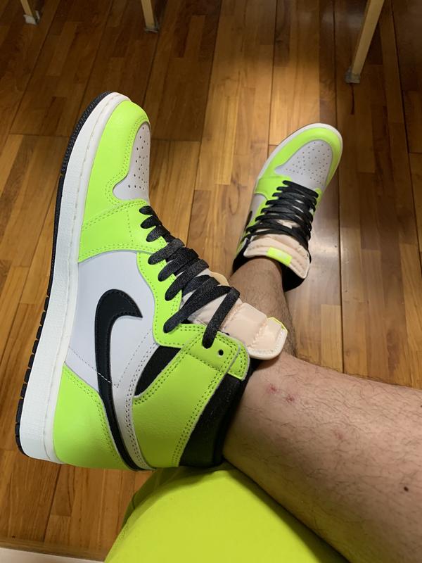 JORDAN BRAND AIR JORDAN 1 RETRO HIGH OG VOLT/BLACK-SAIL 22SU