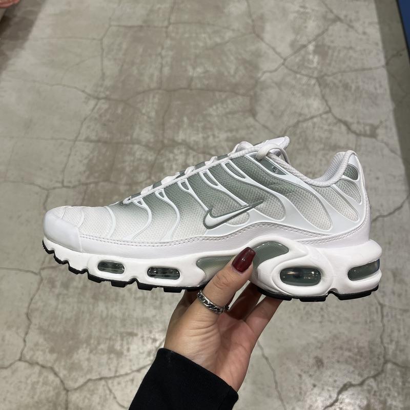 NIKE W AIR MAX PLUS WHITE/WHITE-MICA GREEN-BLACK 23SP-I