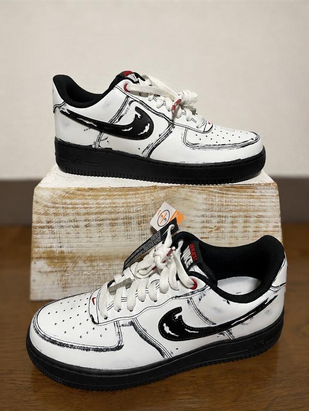 NIKE AIR FORCE 1 SUMMIT WHITE/MTLC SILVER-BLACK-GYM RED-MTLC COOL