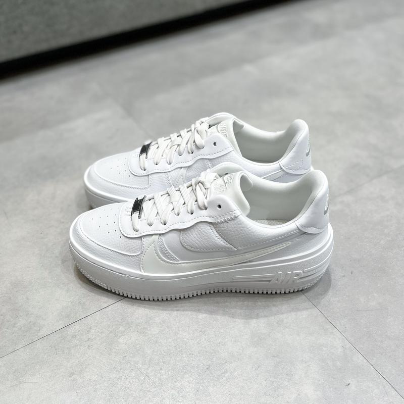 NIKE W AF1 PLT.AF.ORM WHITE/SUMMIT WHITE-WHITE-WHITE 23FA-I