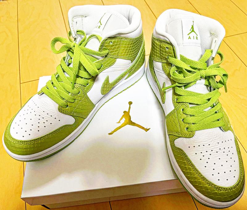 JORDAN BRAND WMNS AIR JORDAN 1 MID SE WHITE/VIVID GREEN