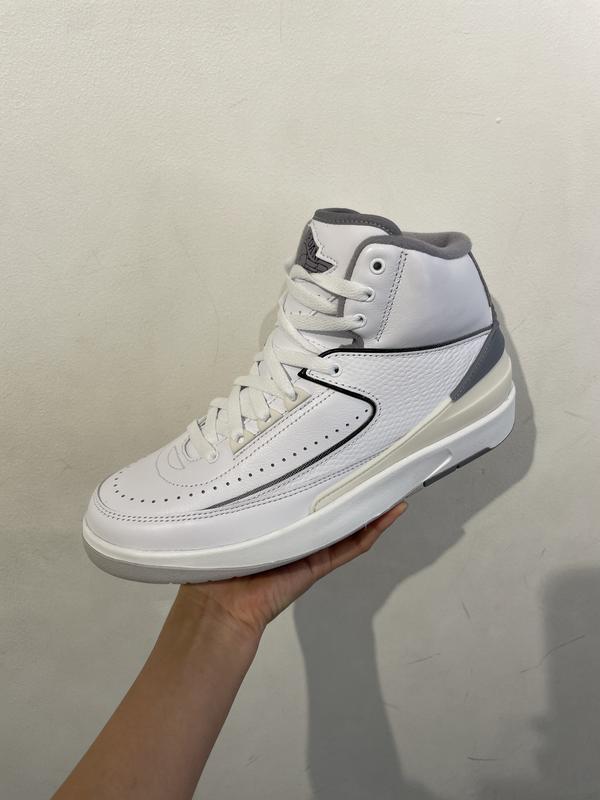 JORDAN BRAND AIR JORDAN 2 RETRO GS WHITE/CEMENT GREY-SAIL-BLACK  23SU-I|atmos（アトモス） 公式オンラインストア