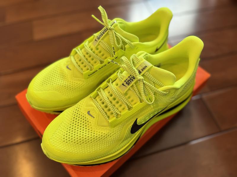 NIKE PEGASUS PREMIUM VOLT/BLACK-VOLT-WHITE（ナイキ ペガサス