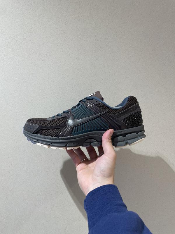 NIKE ZOOM VOMERO 5 PRM BAROQUE BROWN/MEDIUM ASH-VELVET BROWN
