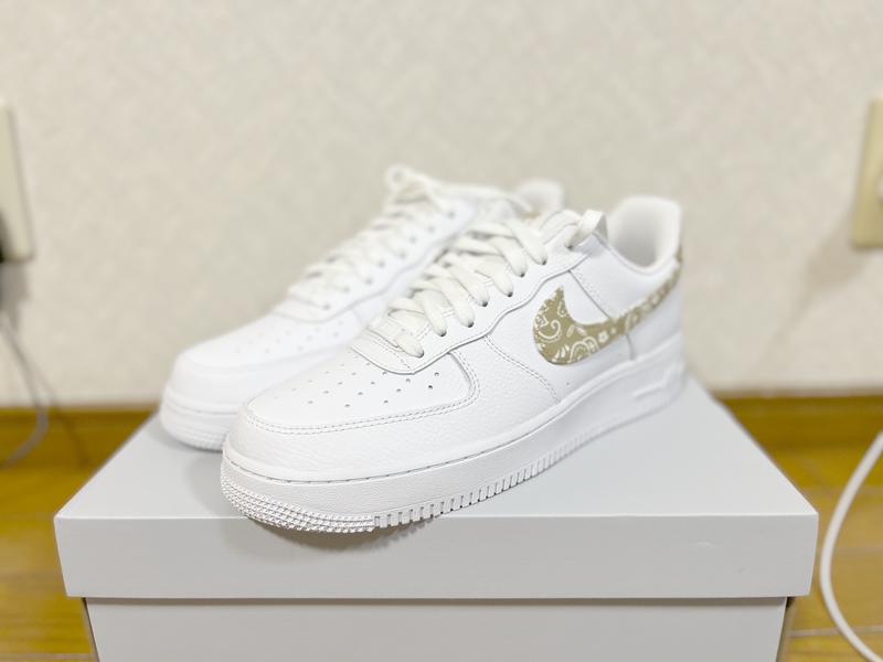 NIKE W AIR FORCE 1 '07 ESS WHITE/BARLEY-WHITE 22SU-I