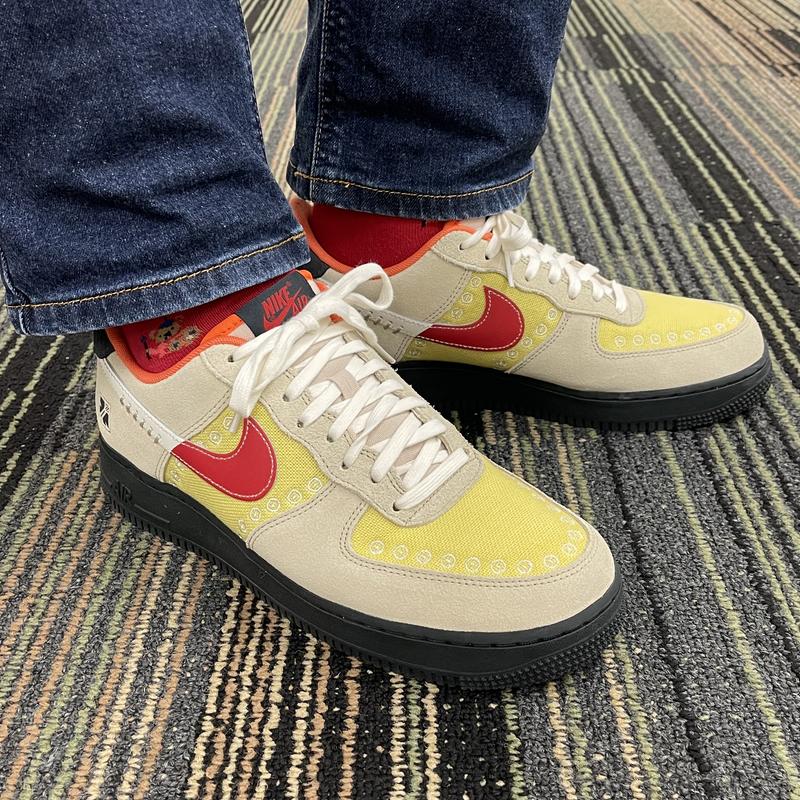 NIKE AIR FORCE 1 '07 LX SANDDRIFT/UNIVERSITY RED-LEMON WASH 22HO-I